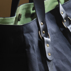 ころんバッグ 横長サイズ　パラフィン帆布　黒　うぐいす　持ち手　肩掛け持ち手付き 3枚目の画像