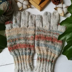 Noël 聖夜〜オパール毛糸のスマホ対応５本指手袋 4枚目の画像