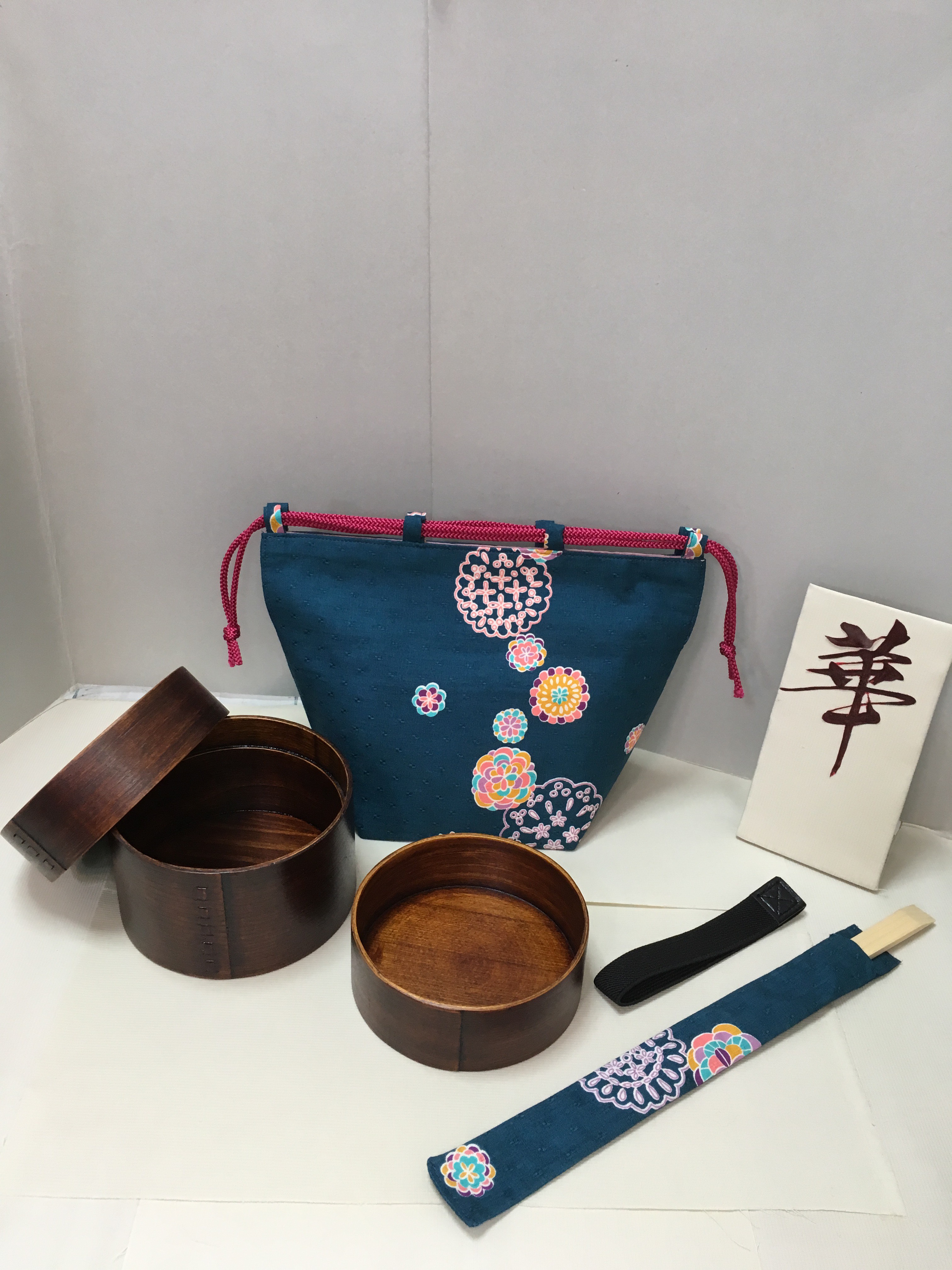 四点セット　わっぱ弁当箱二段漆　手鞠和柄バッグ　箸袋　ゴムバンド　セカンドバッグ　小物入れ　化粧ポーチ