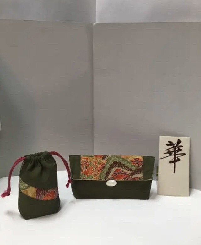 二点セット　ワンセット限り　着物正娟リメイク 化粧ポーチ 巾着  財布　アイフォーンケース　プレゼント女性　ギフト女子 6,408円