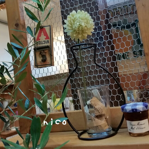 送料込 ワイヤーフラワーベース。。（タイプA～Gをお選びください