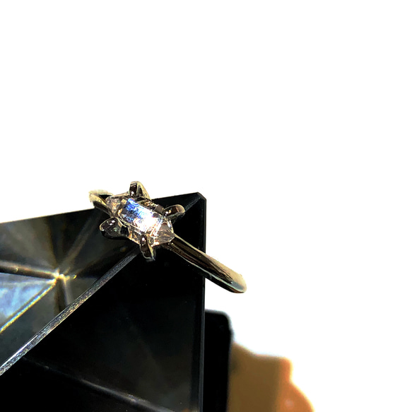 ハーキマーダイヤモンドリング  お気に入りの１つでCon  Affettoのロゴに使いました。 2枚目の画像