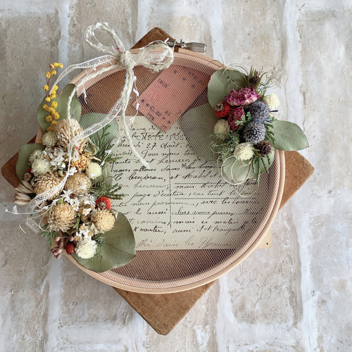 ローズリース刺繍額装