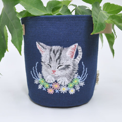 NEWお昼寝ねこ刺繍　プランターカバー〈ネイビー〉 2枚目の画像