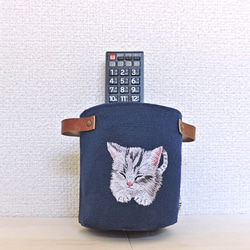 お昼寝ねこ刺繍　プランターカバー　〈ネイビー〉 2枚目の画像