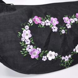大人可愛い　花刺繍ショルダーバッグ　〈パープル系〉 2枚目の画像