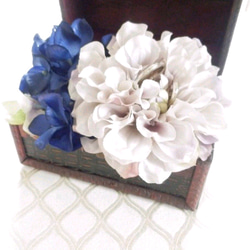 【M様ご予約商品】アンティーク調木箱のリングピロー（ラベンダーパープル×ブルー） 2枚目の画像