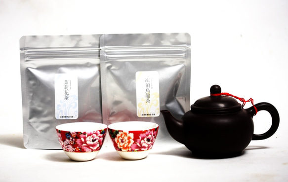 台湾茶 茶器セット 桃とコウモリ柄 茶壺（急須）大と茶杯（湯呑み）2つ　凍頂烏龍茶、ジャスミン茶10g 1枚目の画像