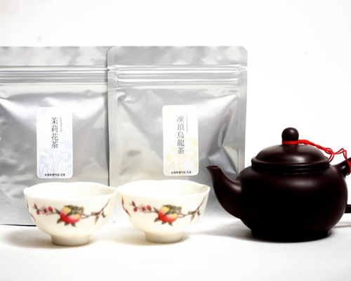 台湾茶 茶器セット 桃とコウモリ柄 茶壺（急須）大と茶杯（湯呑み）2つ
