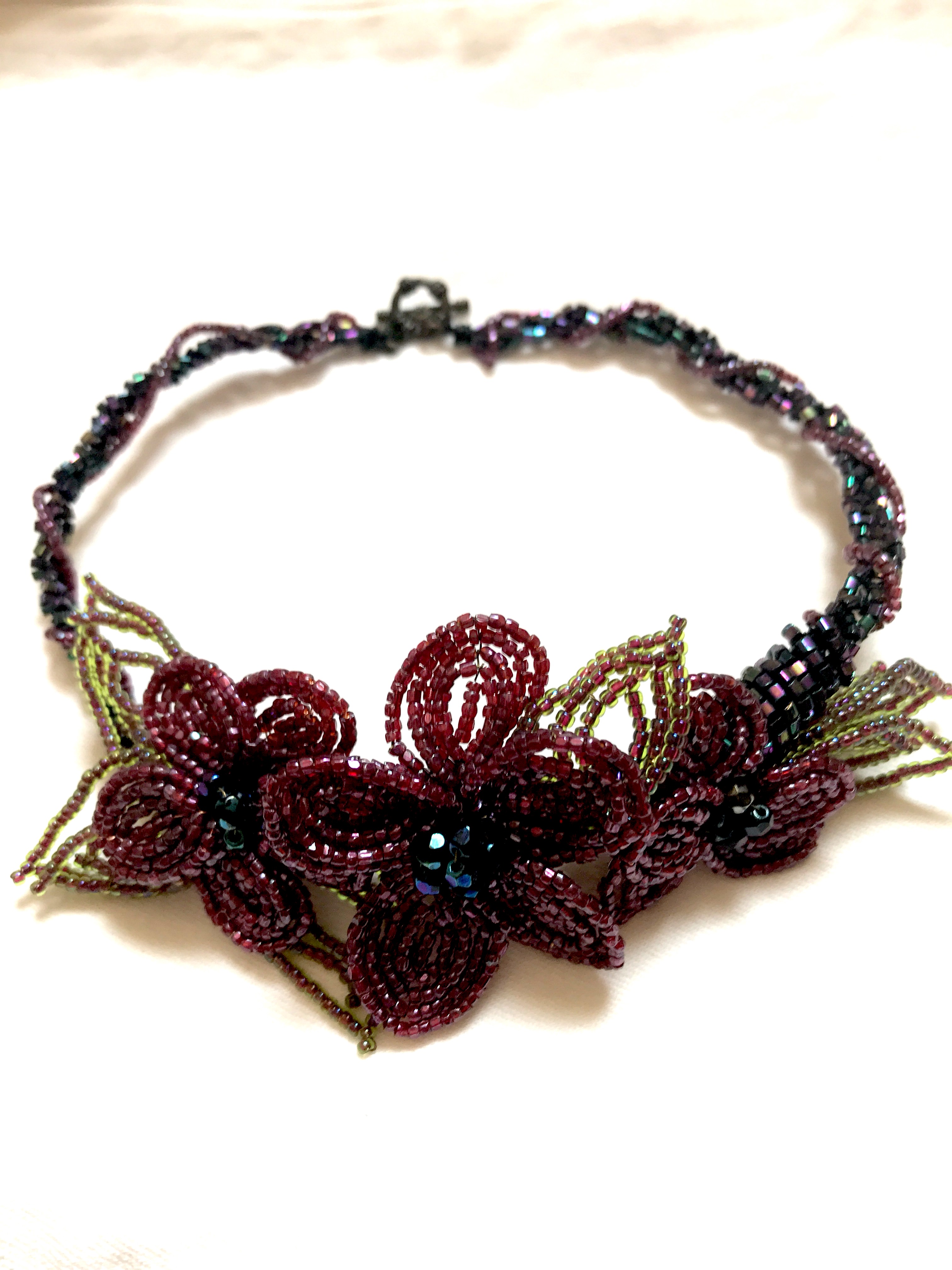 ビーズフラワーチョーカー