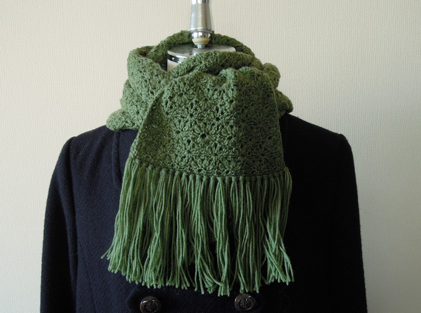 【受注製作】花模様のかぎ針マフラー　カーキ