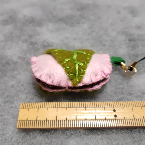 再販]フェルトで作った桜餅ストラップ キーホルダー ここあん 通販