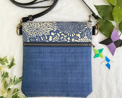 正絹大島紬スマホポーチ・サコッシュ　おまとめ せーこー様おまとめ 正絹大島紬スマホポーチ・サコッシュ - メルカリ