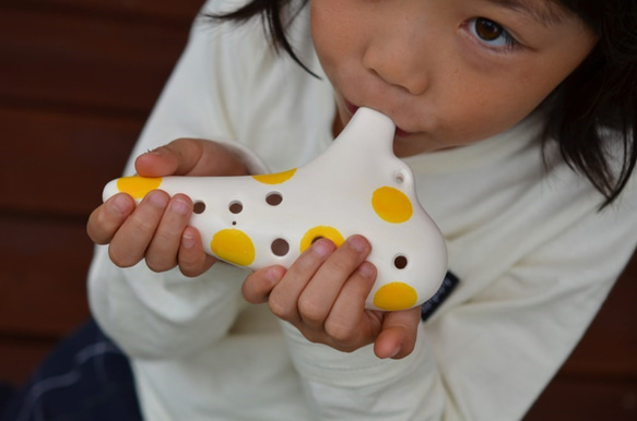 はじめてのオカリナ　子供のための指先能力向上やプレゼントに♪（ドット color：Yellow） 3枚目の画像