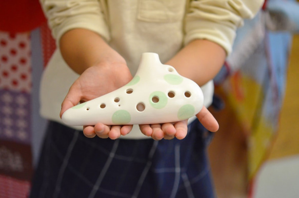 はじめてのオカリナ　楽器のプレゼント♪（ドット color：Lightgreen）８歳程度～ ※図柄で吹ける楽譜集付き 4枚目の画像