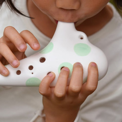 はじめてのオカリナ　楽器のプレゼント♪（ドット color：Lightgreen）８歳程度～ ※図柄で吹ける楽譜集付き 2枚目の画像