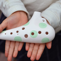 はじめてのオカリナ　楽器のプレゼント♪（ドット color：Lightgreen）８歳程度～ ※図柄で吹ける楽譜集付き 1枚目の画像