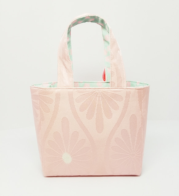 正絹生地ミニトートバッグ　淡いピンク　お花付き 2枚目の画像