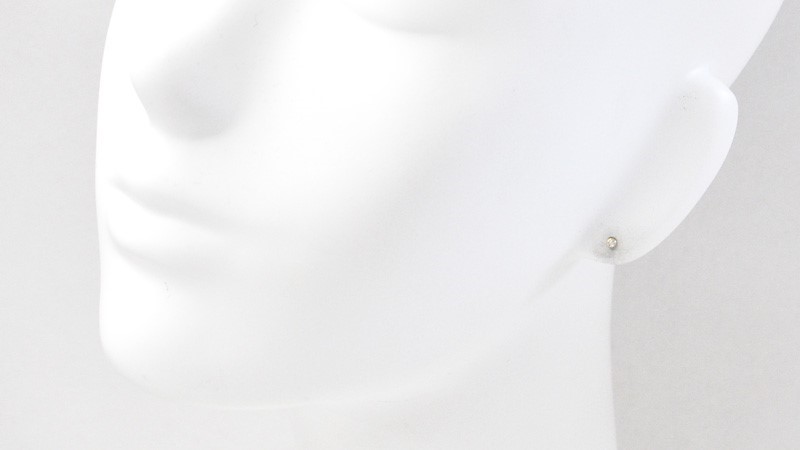 K18 ホワイトダイヤモンド ピアス  BZ011