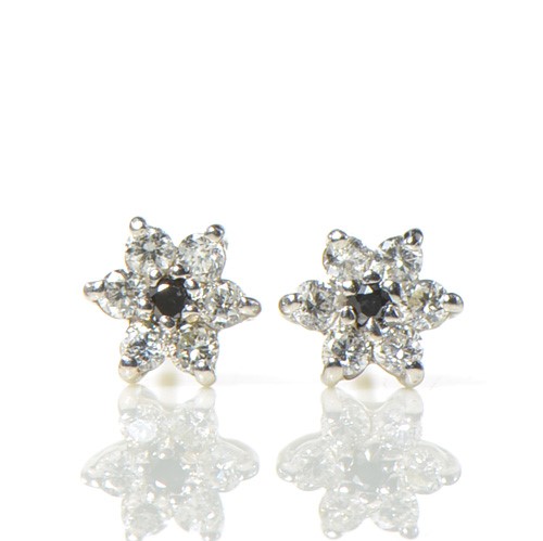 K18WG ホワイト×ブラックダイヤ ピアス YK-BA090CI