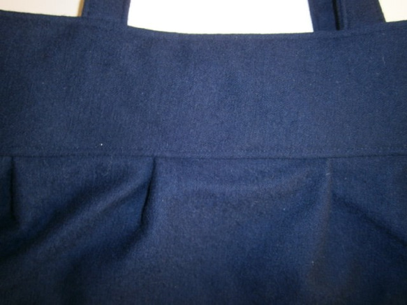 紺色・ウールのふんわりバッグ・大きめサイズ♪ 3枚目の画像