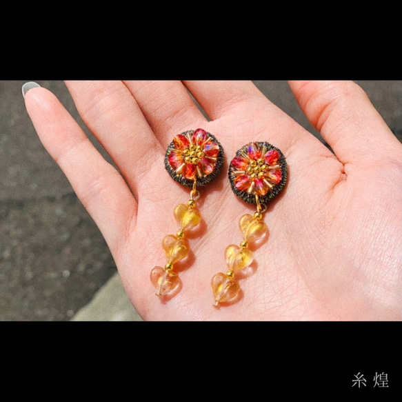 揺れるビーズ刺繍ピアス/イヤリング『野花』:金属アレルギー対応 アジアン 赤 ゴールド ハート まる エスニック 夏 4枚目の画像