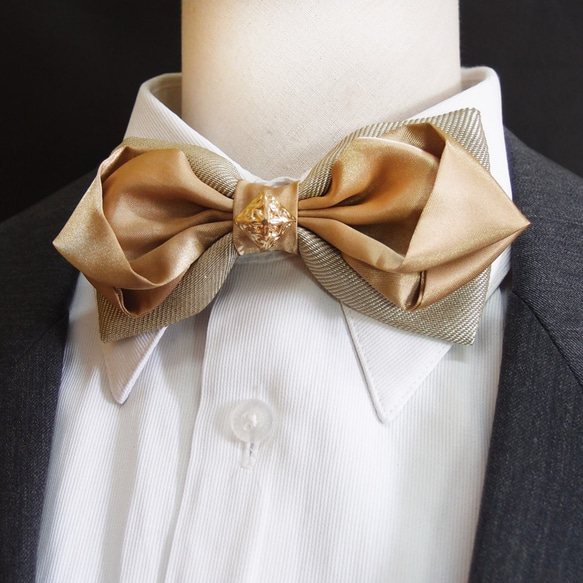 典雅金色領結 bow tie 第3張的照片
