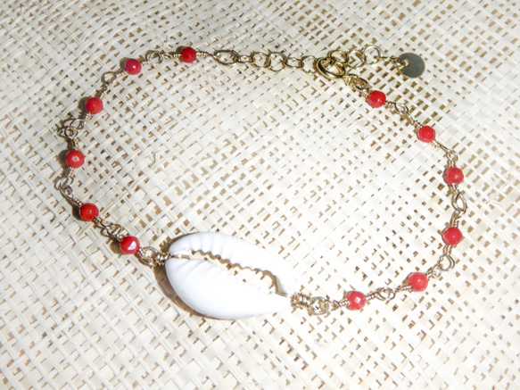 Cowry × Red Coral Bracelet/14kgf タカラガイ×赤珊瑚ブレスレット 2枚目の画像