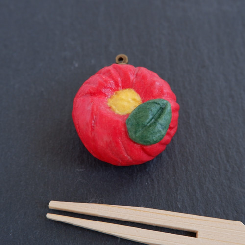 用途が選べる和紙小物『和菓子 練り切り椿(赤)』 ネックレス