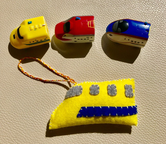 確認用⑨】ハンドメイド ねだん フェルト 新幹線 お名前キーホルダー