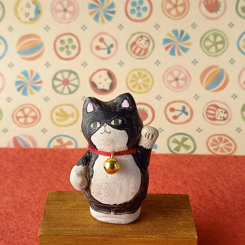 黒のハチワレ招き猫【一点もの】 招き猫 nendo & kinokopan 通販