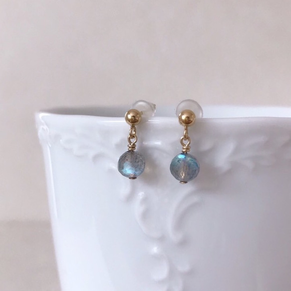 14KGF】ブルー/ゴールドシラーラブラドライトの丸玉ピアス ピアス
