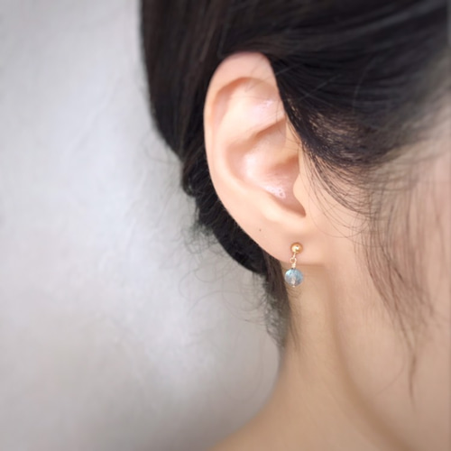 14KGF】ブルー/ゴールドシラーラブラドライトの丸玉ピアス ピアス