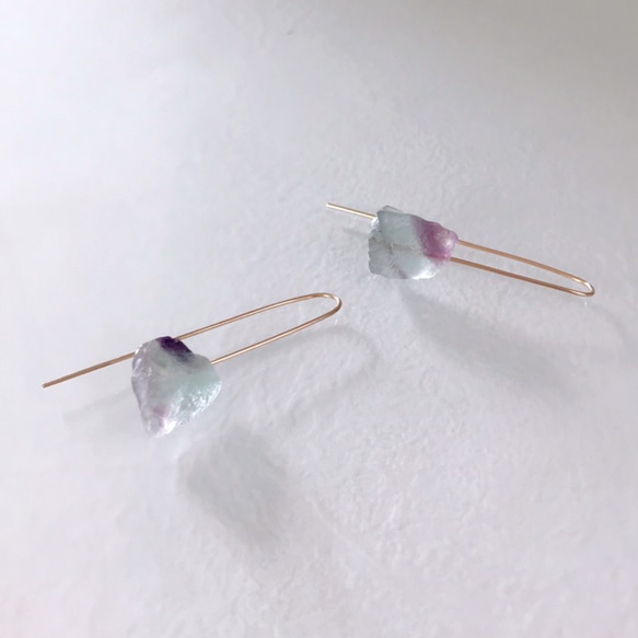 14KGF】フローライト原石のシュガーワイヤーピアス•存在感大