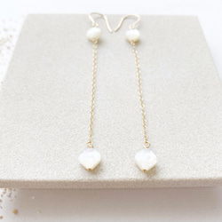 Whiteshell square earrings 2枚目の画像