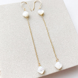 Whiteshell square earrings 4枚目の画像