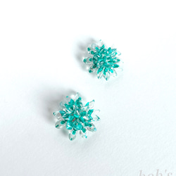 【popular】揺れるcrystal emerald greenDahlia pierce/earring＊small 4枚目の画像