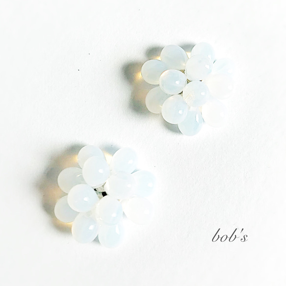 glass beads pierce/earring*White opal 2枚目の画像