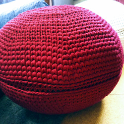 手編みプフ(直径37㎝高さ27㎝）赤 2枚目の画像