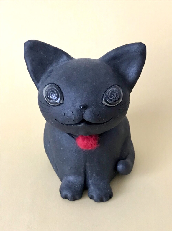 ぽちゃ猫  (お座り黒猫) 1枚目の画像