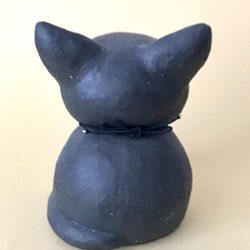 ぽちゃ猫  (お座り黒猫) 2枚目の画像
