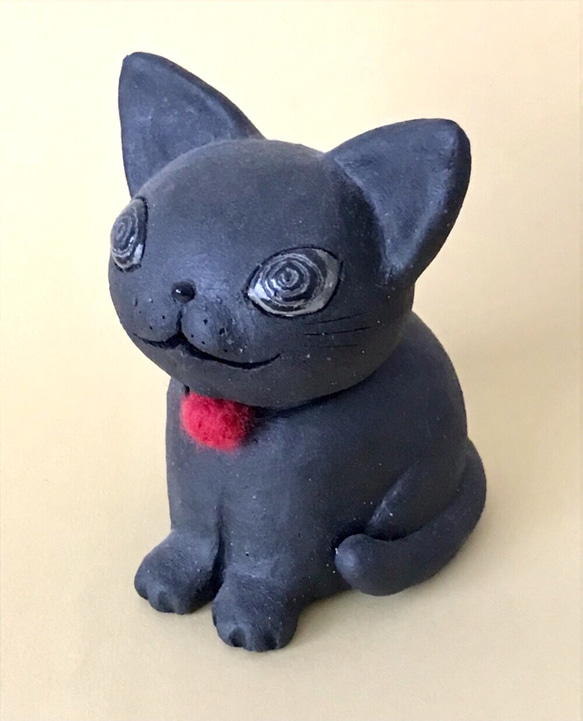 ぽちゃ猫  (お座り黒猫) 3枚目の画像