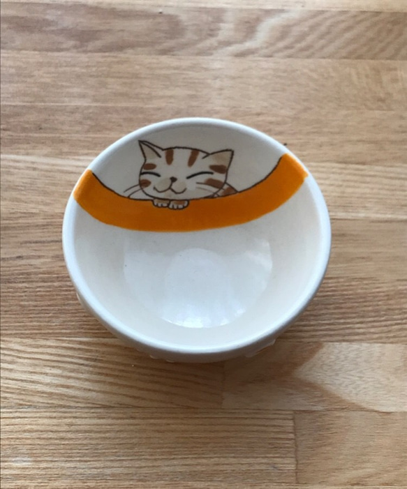 猫絵のぐい呑み(茶トラ猫) 2枚目の画像