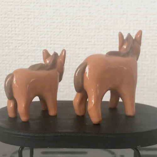 陶器製馬形置物 茶色と緑 0_a66f9db79d11a1a4da083e3638e2