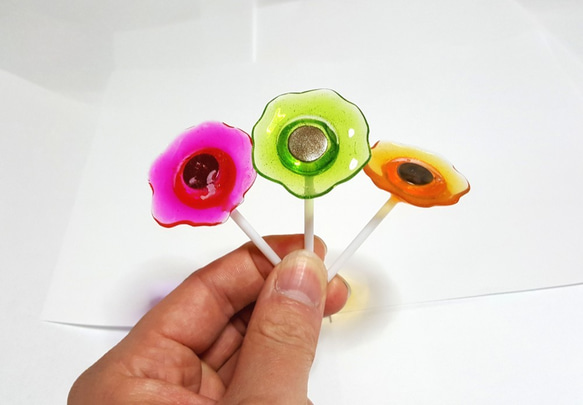 【緑色】溶けちゃった!? 棒付きキャンディーマグネット ※メロン味(グリーン) 3枚目の画像