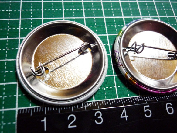 缶バッジ２個セット(ありがとう／誕生) 2枚目の画像