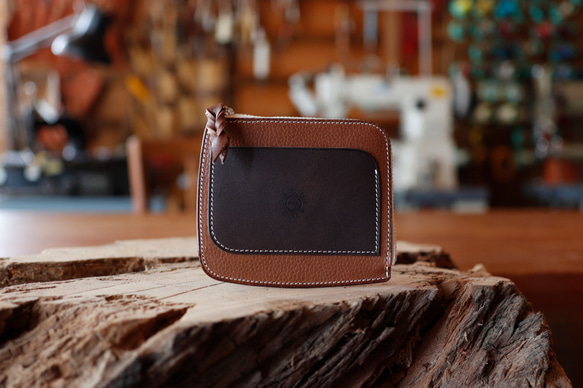 ミニ財布 「ポケットバース」 本革100％ L字ファスナー メンズ レディース兼用 ブラウン×チョコ 1枚目の画像