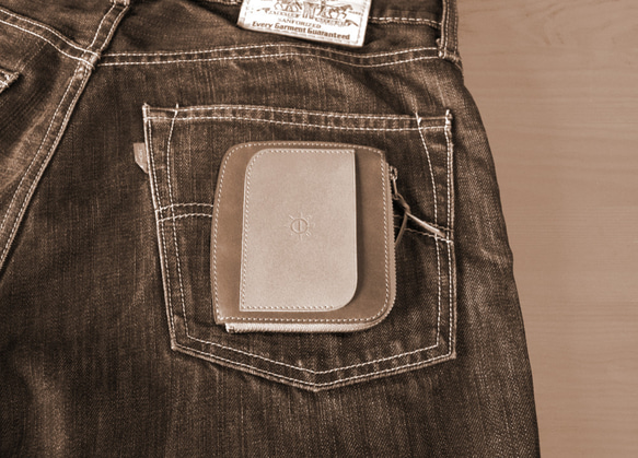 ミニ財布 「ポケットバース」 本革100％ L字ファスナー メンズ レディース兼用 チョコ×ナチュラル 4枚目の画像
