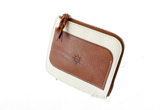 ミニ財布 「ポケットバース」 本革100％ L字ファスナー メンズ レディース兼用 アイボリー×ブラウン 2枚目の画像