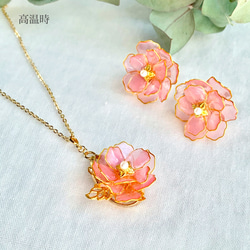 色が変わる牡丹桜の春コフレ٭❀* イヤリング/ピアス ネックレス 透明感が大人綺麗で華やか しなやかな花弁 大ぶり 5枚目の画像